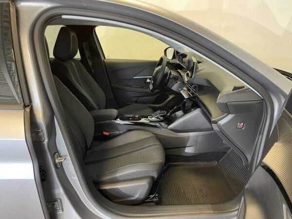 Peugeot 208 Allure – Image 11