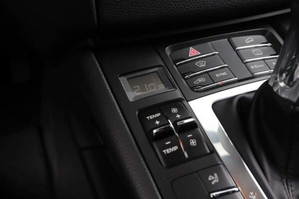 Porsche Macan – Image 9