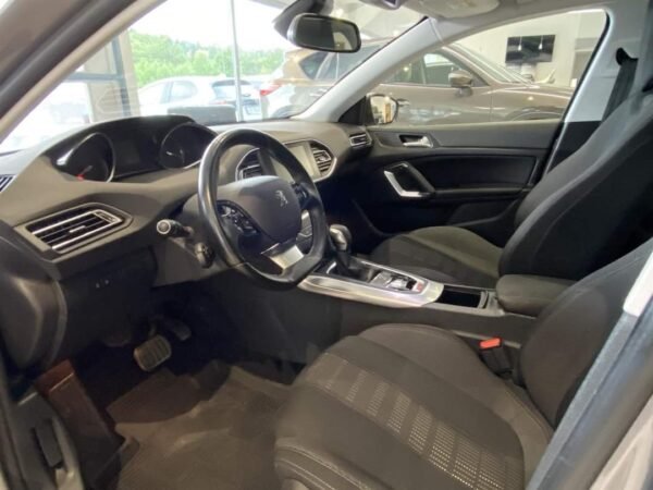Peugeot 308 – Image 13