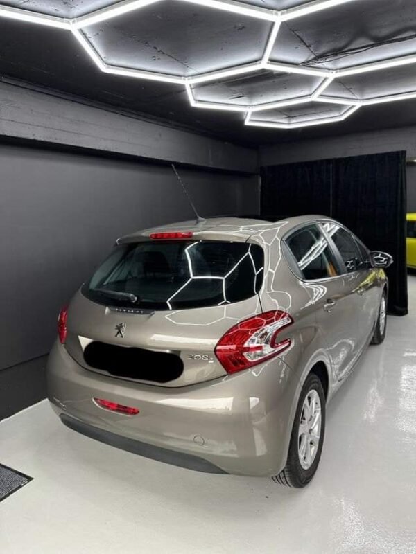 Peugeot 208 – Image 6