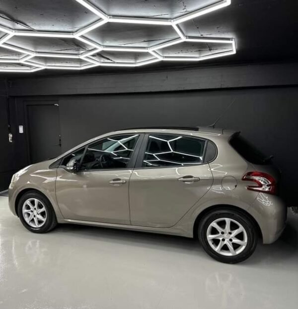 Peugeot 208 – Image 5