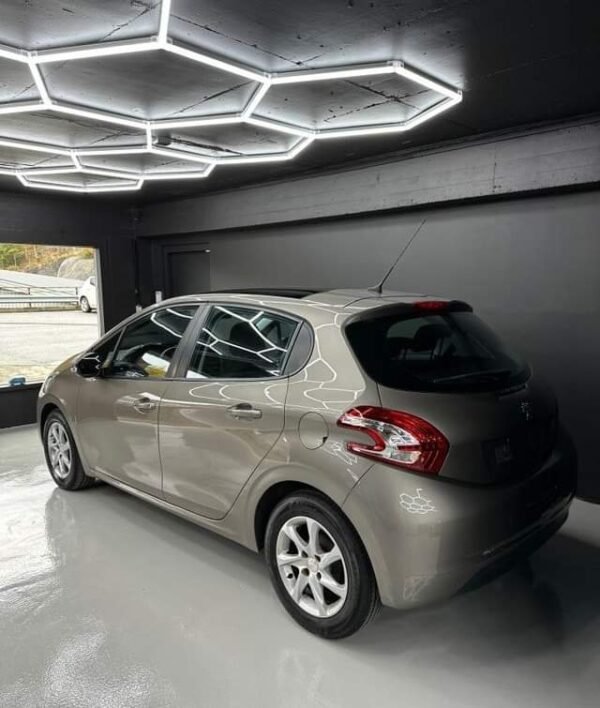 Peugeot 208 – Image 3