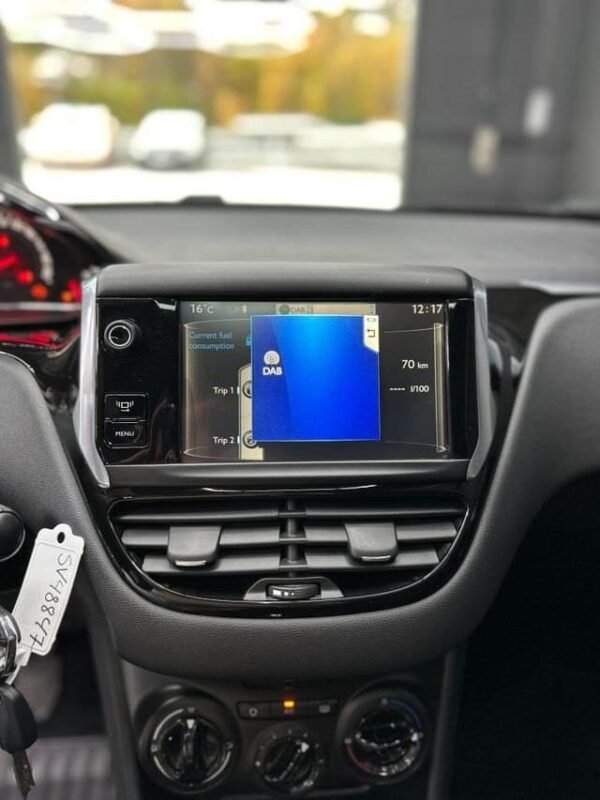 Peugeot 208 – Image 13
