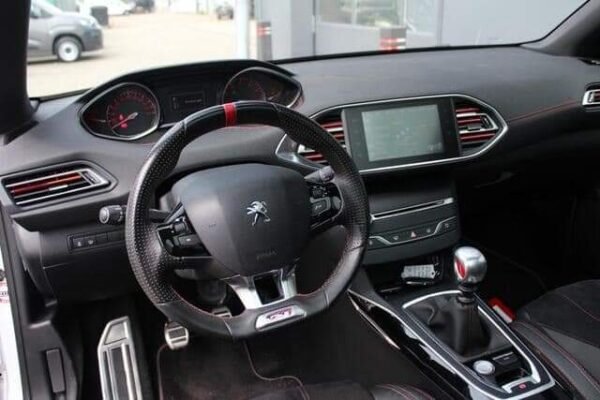Peugeot 308 – Image 11