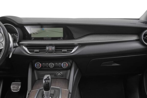 Alfa Romeo Stelvio – Image 18