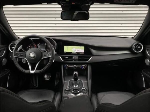 Alfa Romeo Giulia – Image 18