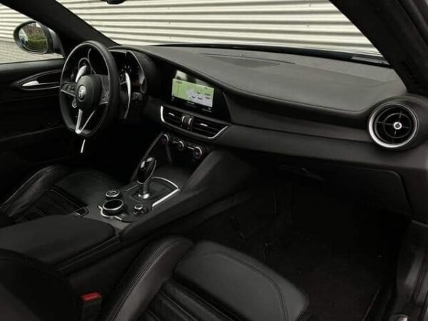 Alfa Romeo Giulia – Image 23