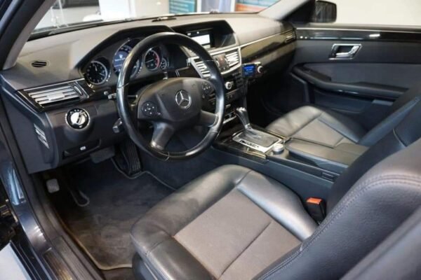 Mercedes-Benz Classe E 220 – Image 16