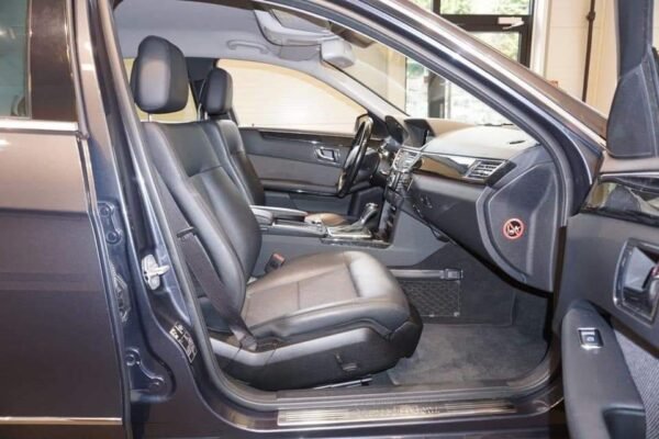 Mercedes-Benz Classe E 220 – Image 21