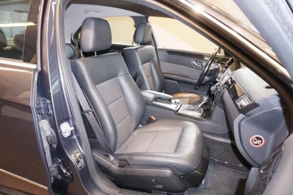 Mercedes-Benz Classe E 220 – Image 19