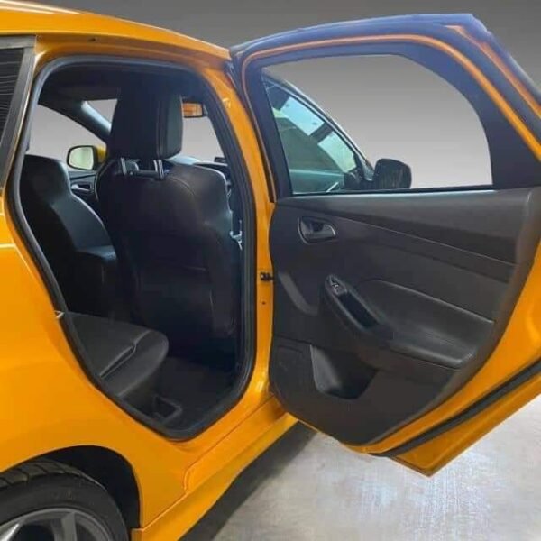 Ford Focus – Image 12