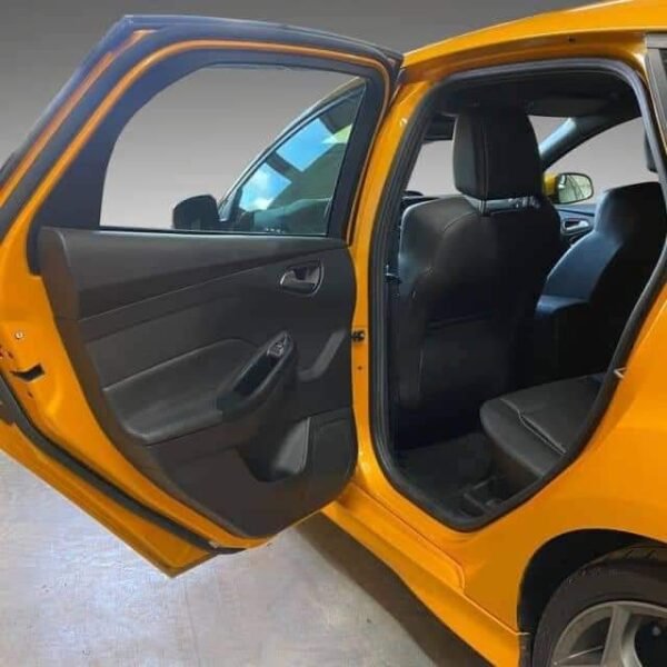 Ford Focus – Image 21