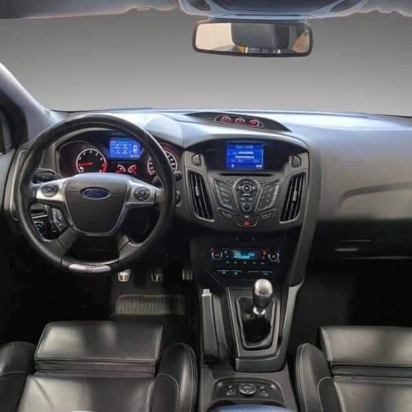 Ford Focus – Image 30