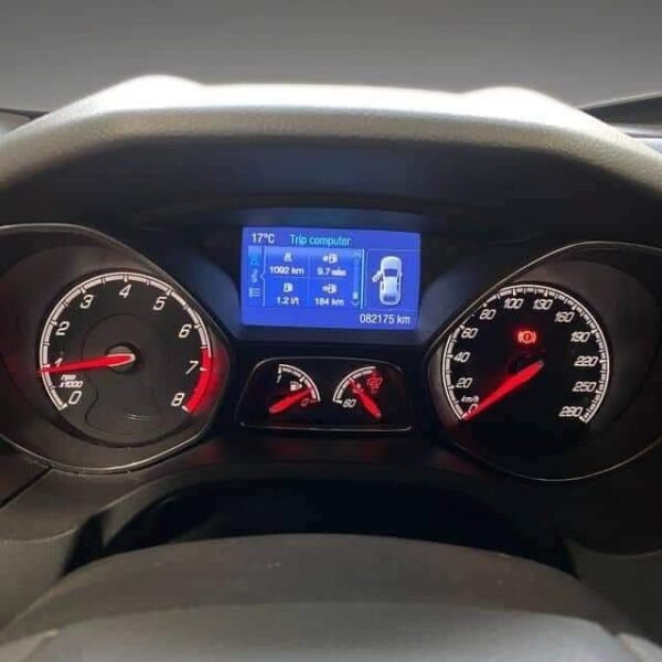 Ford Focus – Image 40