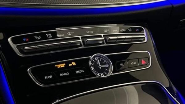 Mercedes-Benz Classe E 220D – Image 25