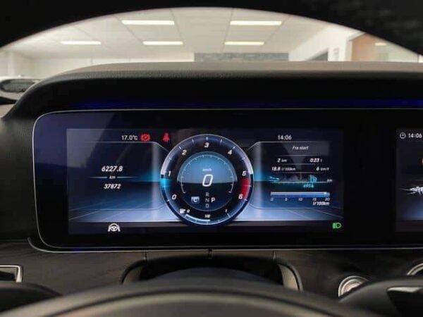 Mercedes-Benz E-classe E220d – Image 59