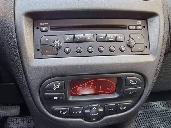 Peugeot 206 – Image 9
