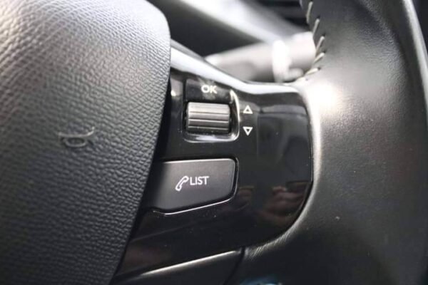Peugeot 308 – Image 9