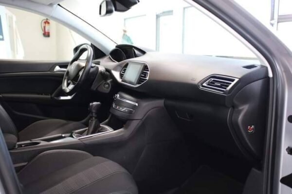 Peugeot 308 – Image 18