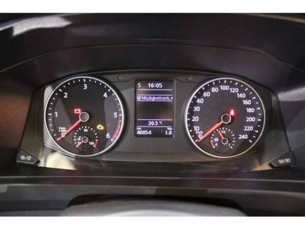 Volkswagen Multivan – Image 18
