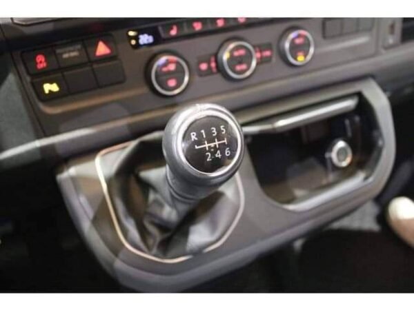 Volkswagen Multivan – Image 20