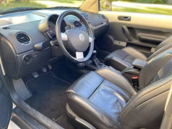 Volkswagen Beetle – Image 7