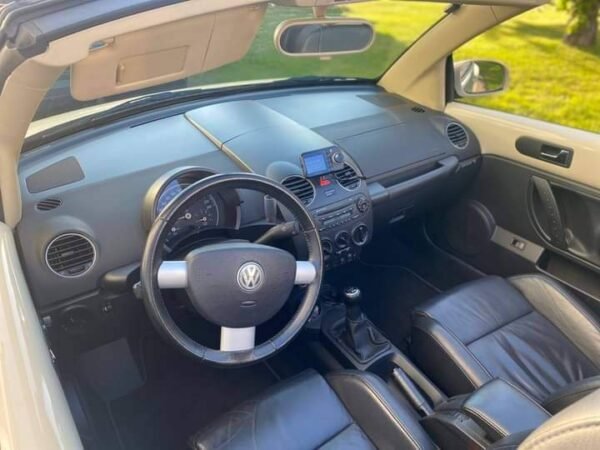 Volkswagen Beetle – Image 17