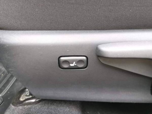 Toyota Auris – Image 31