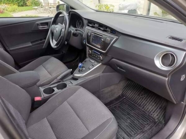 Toyota Auris – Image 30