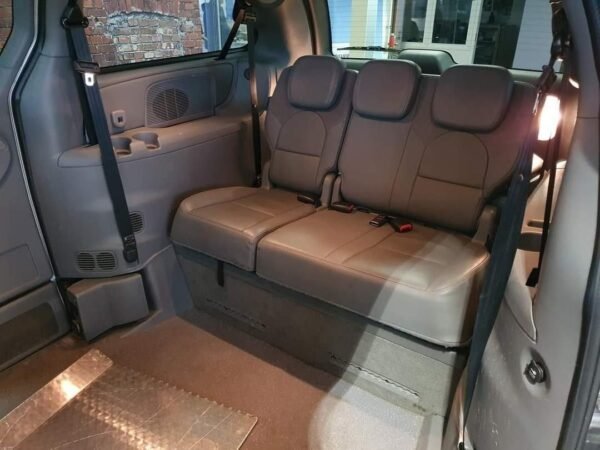 Chrysler Grand Voyager – Image 10
