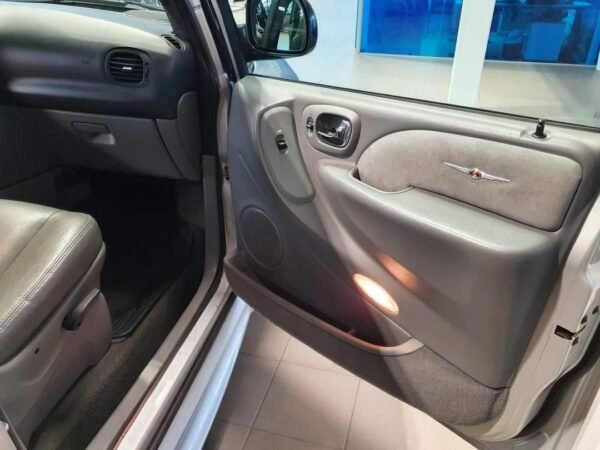 Chrysler Grand Voyager – Image 14