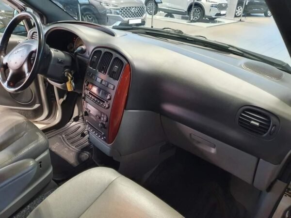 Chrysler Grand Voyager – Image 19