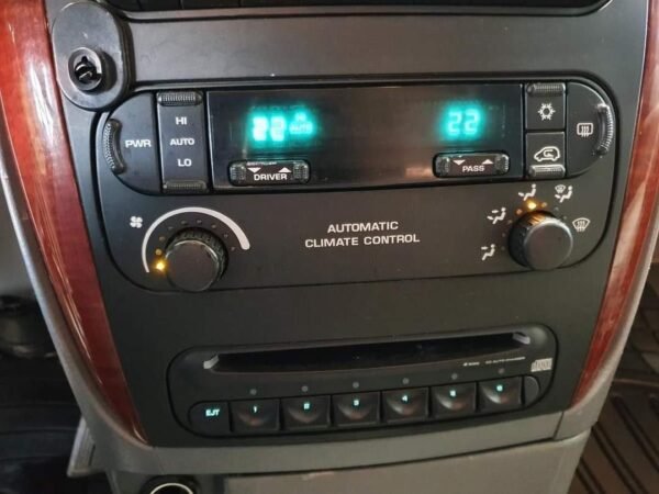 Chrysler Grand Voyager – Image 26