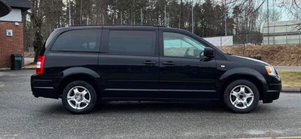 Chrysler Grand Voyager – Image 10