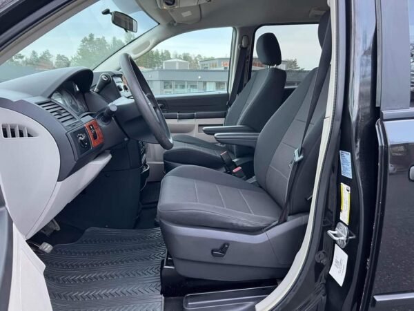 Chrysler Grand Voyager – Image 13
