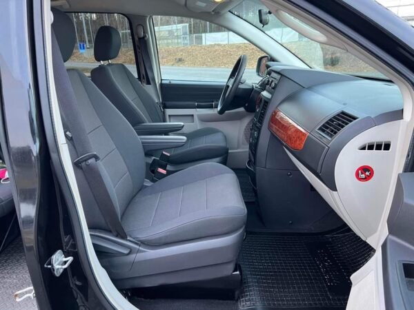 Chrysler Grand Voyager – Image 15