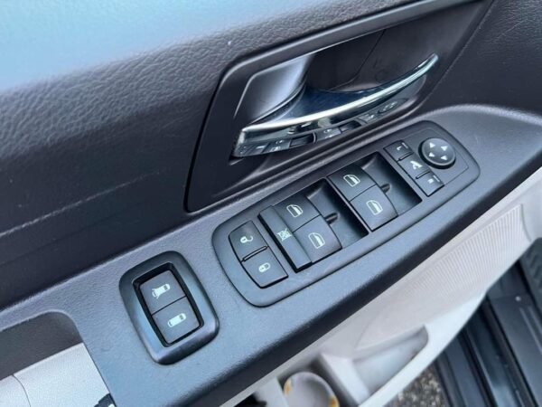 Chrysler Grand Voyager – Image 20