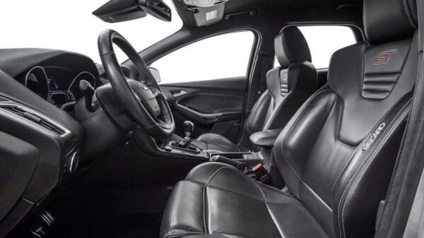 Ford Focus – Image 10