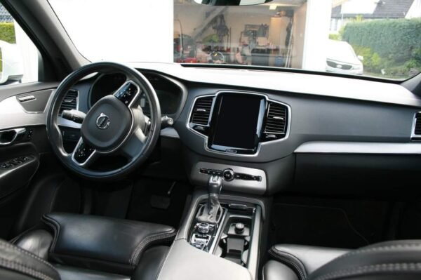 Volvo XC 90 – Image 13