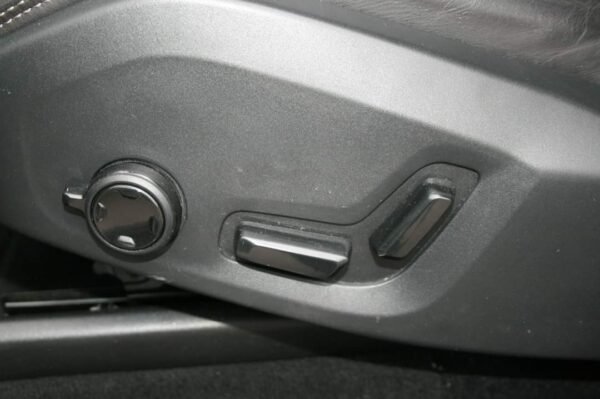 Volvo XC 90 – Image 12
