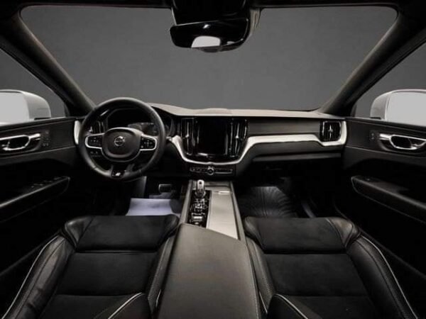 Volvo XC60 – Image 16