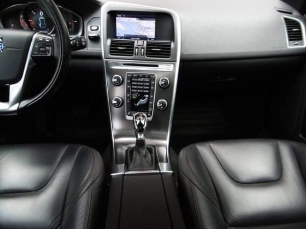 Volvo XC60 – Image 18