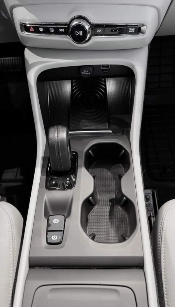 Volvo XC 40 – Image 18