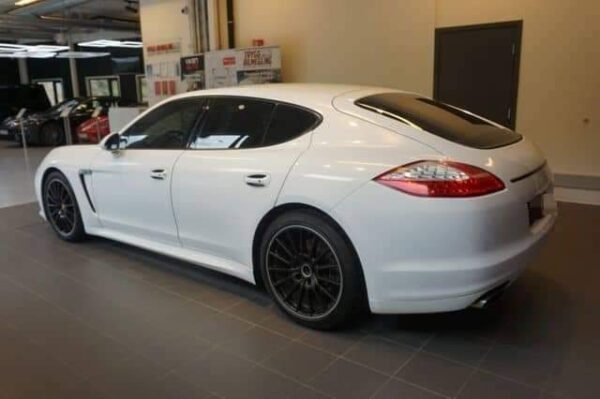 Porsche Panamera – Image 10