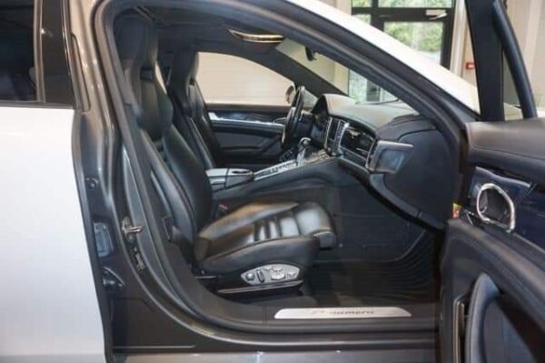 Porsche Panamera – Image 19