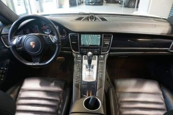 Porsche Panamera – Image 24
