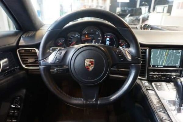 Porsche Panamera – Image 29