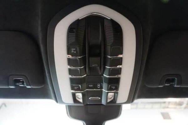 Porsche Panamera – Image 43