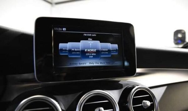 Mercedes-Benz GLC 250 – Image 37