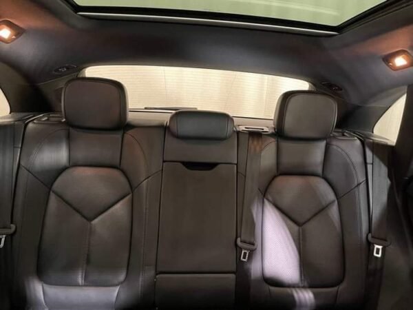 Porsche Macan – Image 12